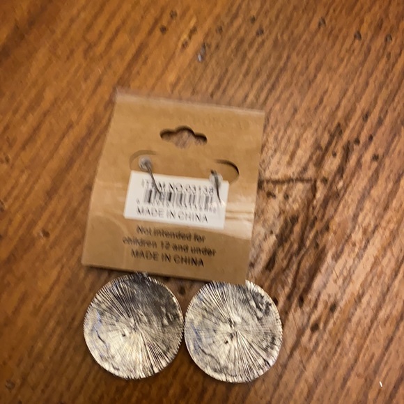 SALE๐New!๐ฟ Fashion Jewelry Necklace and Earring set! ๐๐ผ๐ฟ - Picture 4 of 4